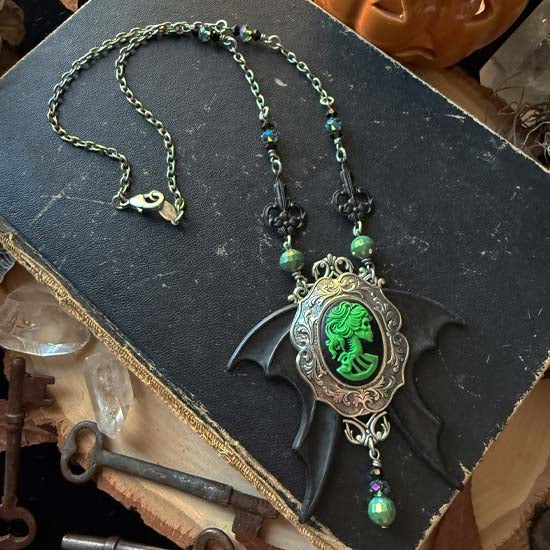 Queen Akasha Necklace - green with antique silver