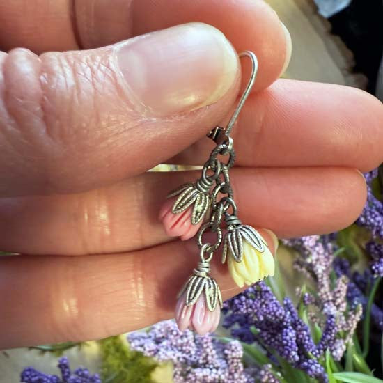 BEAUTIFUL BLOOMS Earrings - antique silver