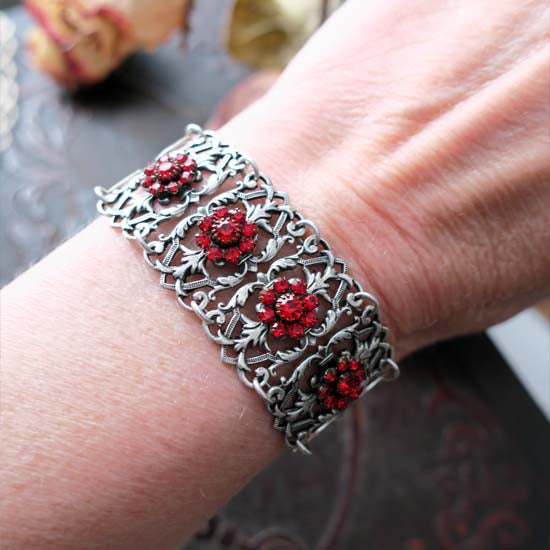 Regency Romance Bracelet - Bella