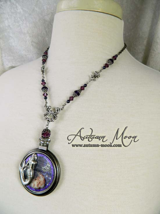 DARK BEACH Necklace