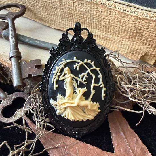 DIANA THE HUNTRESS Brooch