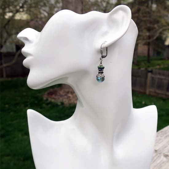 EARTH Shimmer Earrings - aged silver