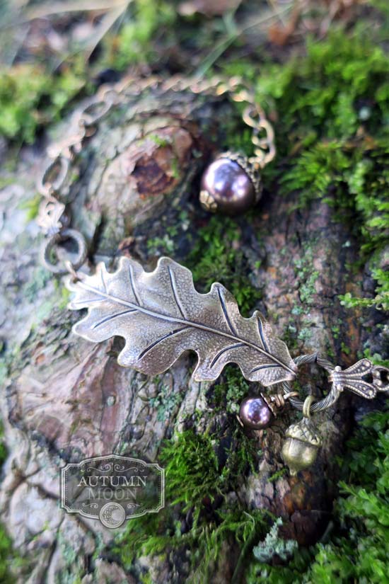 Enchanted Oak Bracelet - aged brass -