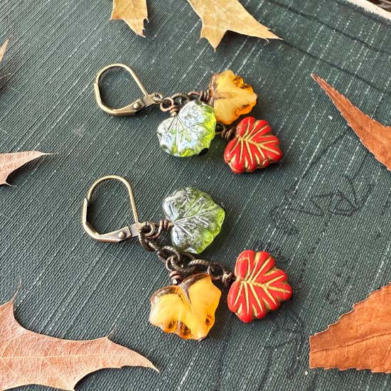 FALLING LEAVES Earrings - antique brass A-1