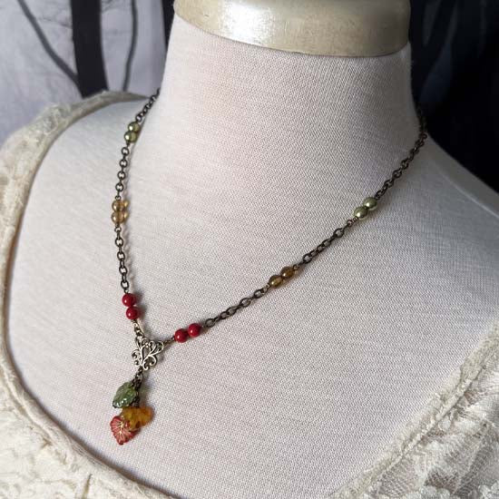 FALLING LEAVES Necklace - antique brass A-1