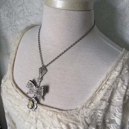 FLORAL BOW Necklace with Maiden cameo - antique silver