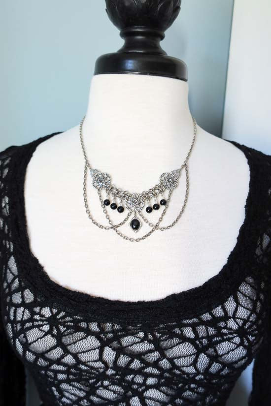 FREYA II - Necklace with Onyx Stones