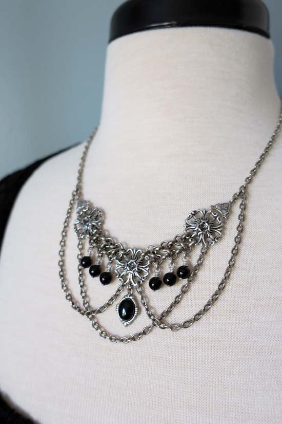FREYA II - Necklace with Onyx Stones