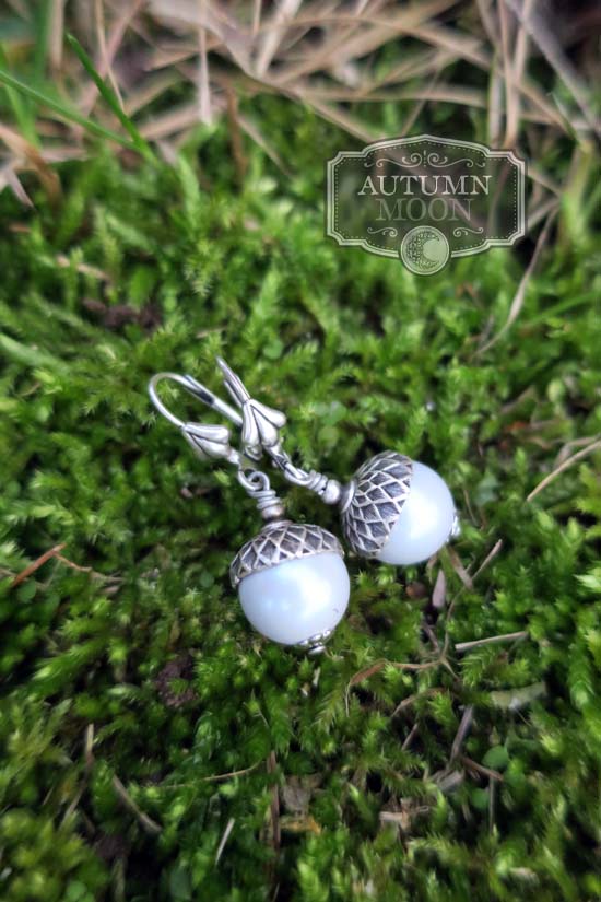 Frosted Oak Earrings - aged silver -