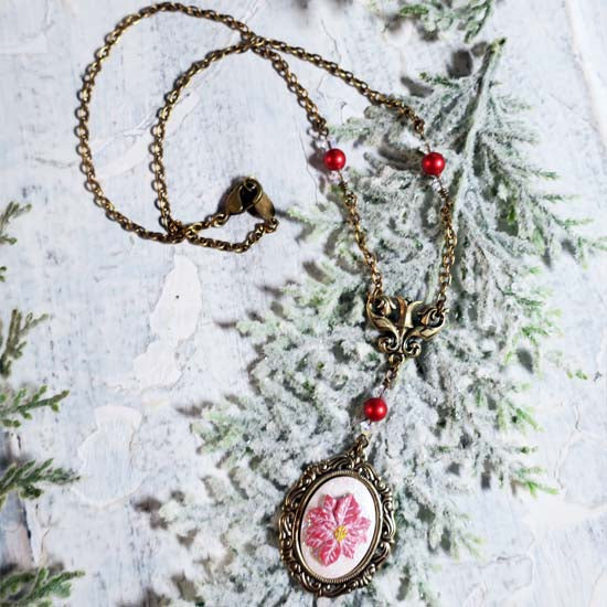 Ice Crystals Poinsettia - Necklace
