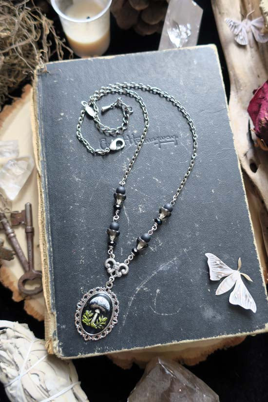 INKY CAP Mushroom Necklace (silver)