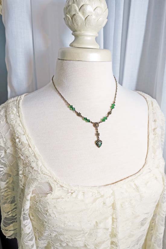 IRISH AT HEART - Necklace and Earring Set