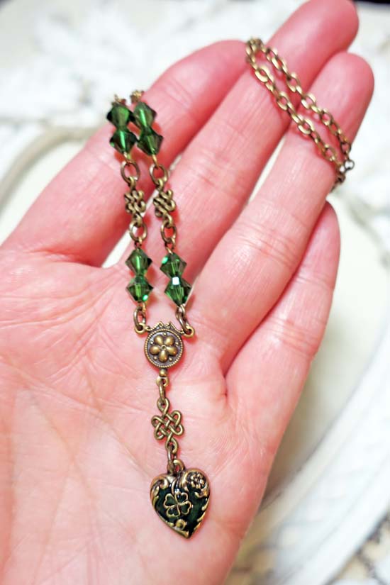 IRISH AT HEART - Necklace and Earring Set