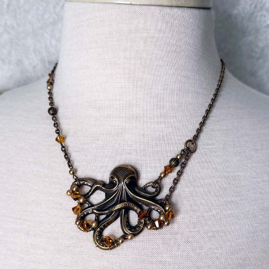 KRYSTAL KRAKEN Necklace - Golden Treasure
