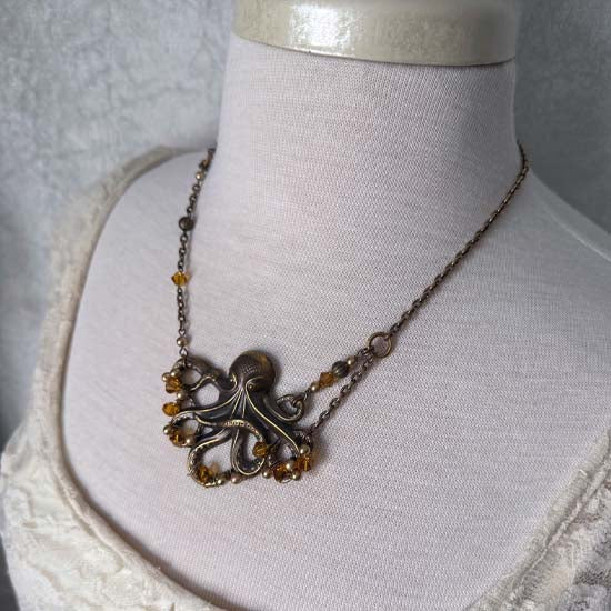KRYSTAL KRAKEN Necklace - Golden Treasure