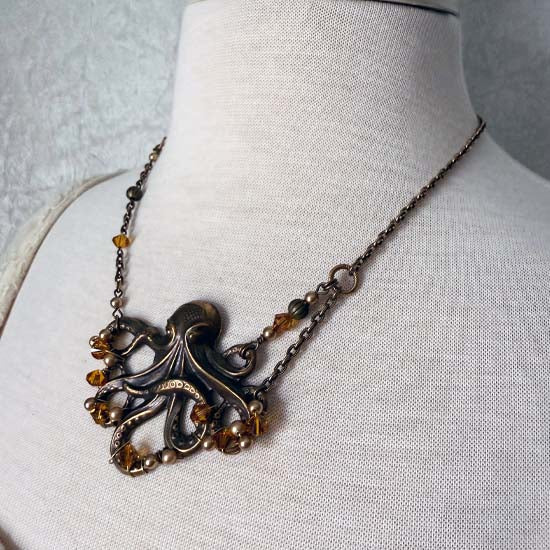 KRYSTAL KRAKEN Necklace - Golden Treasure