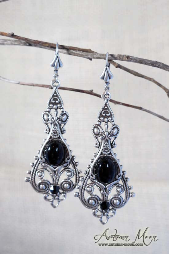 Lady Raven Earrings