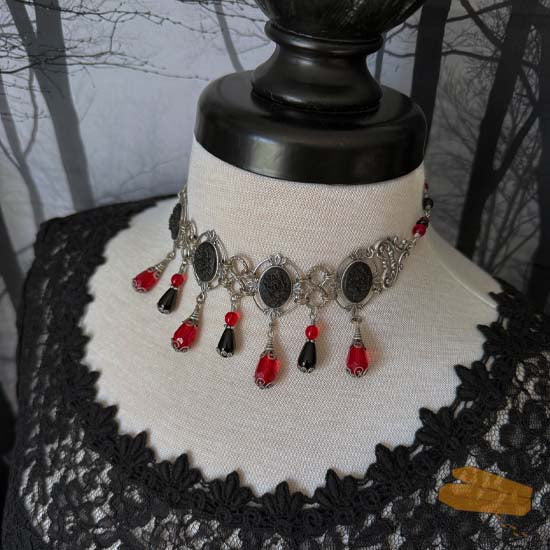 LADY VAMP Choker Style Necklace