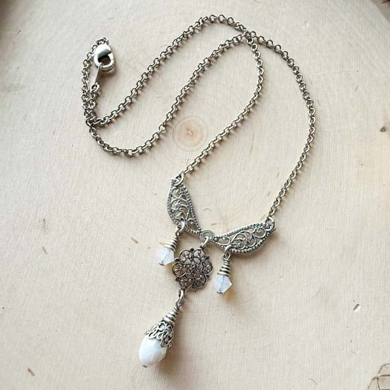 LIGHT SHIMMERS Necklace - antique silver
