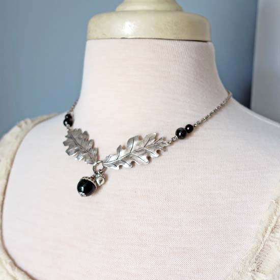 Oak + Acorn *May/Emerald* - necklace