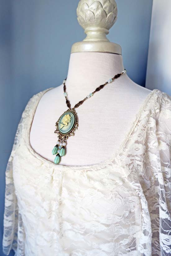 MOONSTONE MERMAID Necklace - Cliodna
