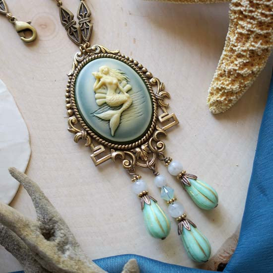 MOONSTONE MERMAID Necklace - Cliodna