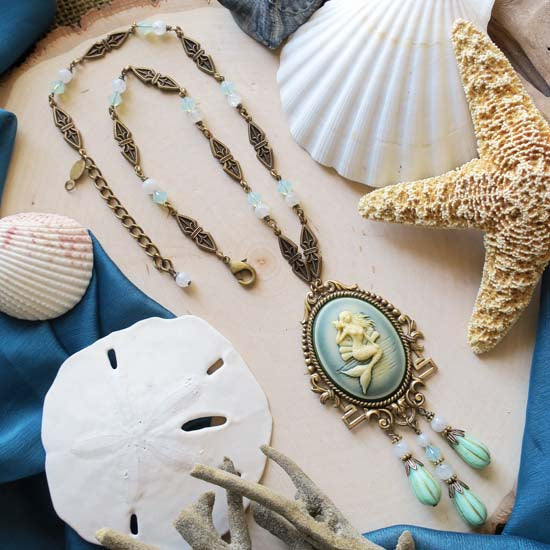 MOONSTONE MERMAID Necklace - Cliodna