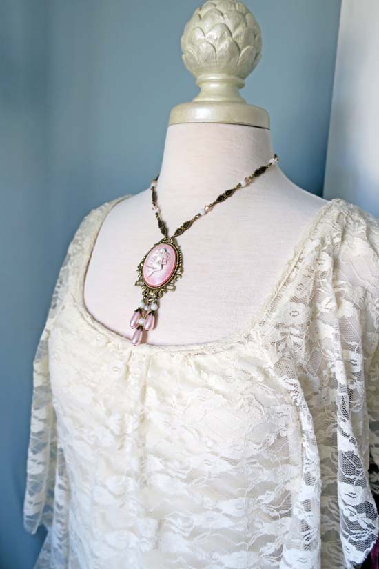 MOONSTONE MERMAID Necklace - Pink Pearl