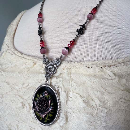 ROSE GARDEN Necklace