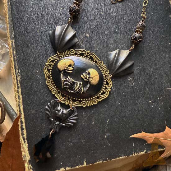 SKELE-TWINS - Two Headed Skeleton Necklace
