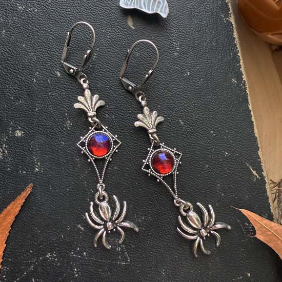 SPIDER QUEEN earrings - Dragon's Breath Vintage Glass