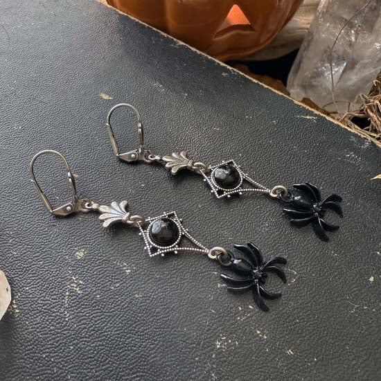 SPIDER QUEEN earrings - Black Onyx
