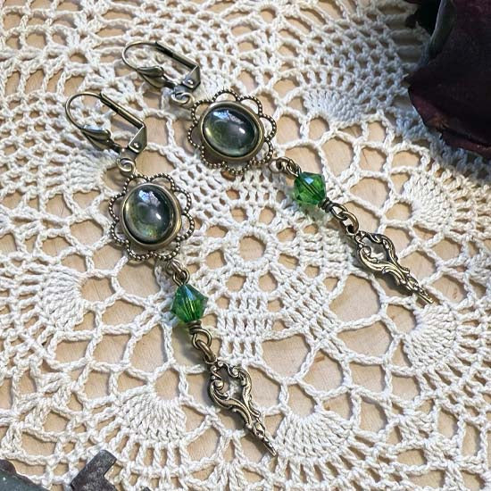 THEODORA Earrings - brass with green