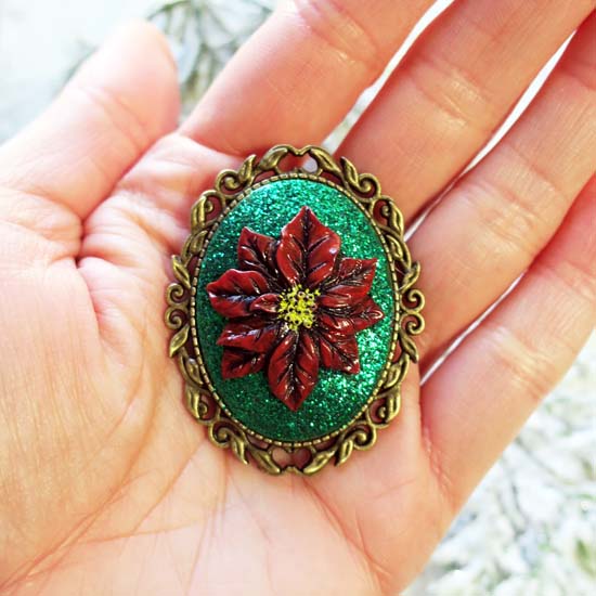 Traditional Christmas Poinsettia - Brooch