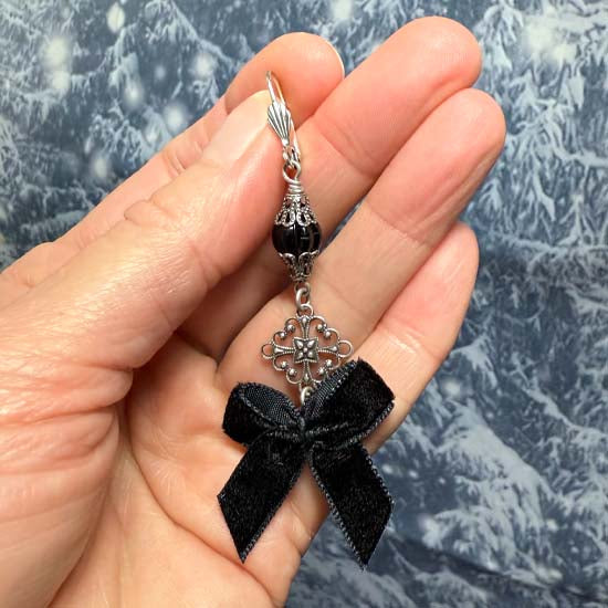 VELVET BOWS Earrings - black with silver