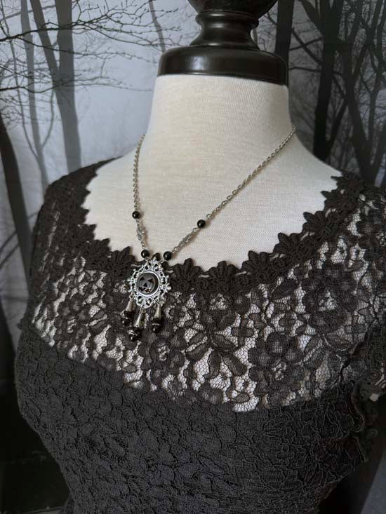 VICTORIAN HALLOWEEN Necklace - shadow