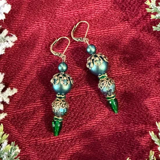 VINTAGE ORNAMENT Earrings - green with brass
