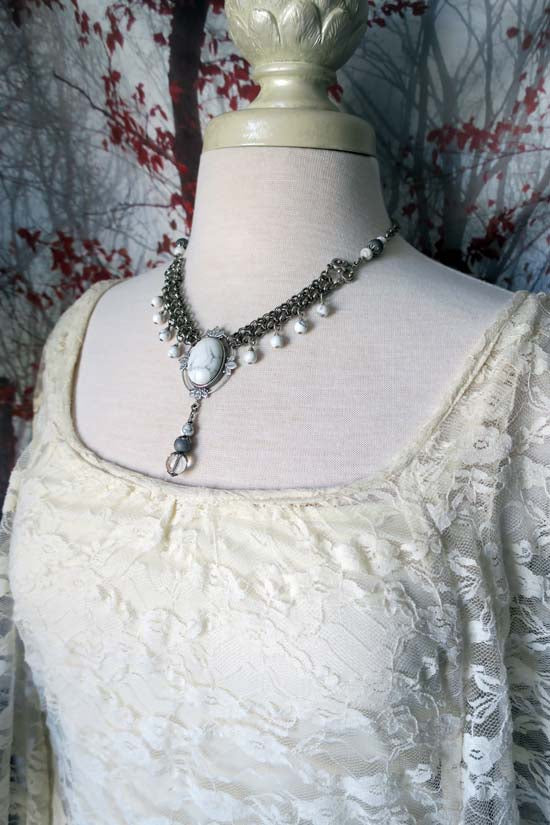 THE VISIONARY Statement Necklace with White Howlite Stones