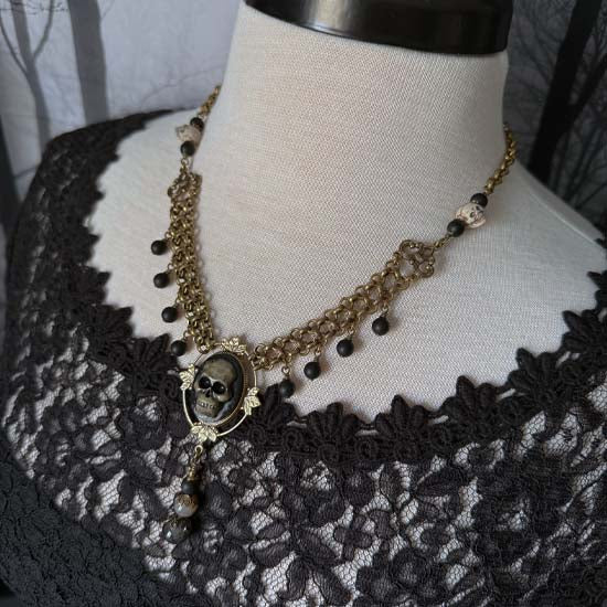 THE VISIONARY OF DARKNESS Statement Necklace