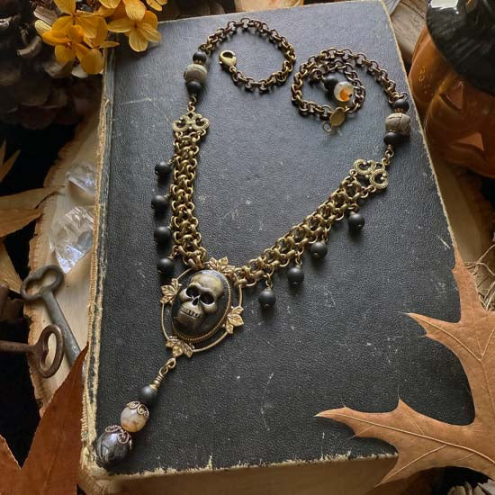 THE VISIONARY OF DARKNESS Statement Necklace