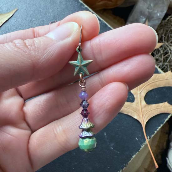 WITCH STAR earrings - antique copper/verdigris