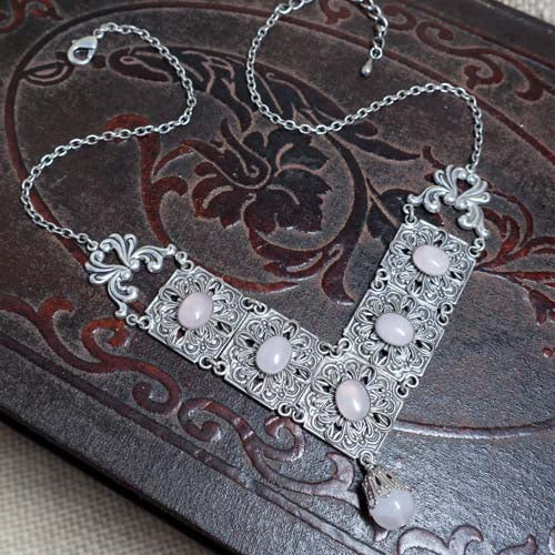 WANDERING SOUL - Necklace with Rose Quartz