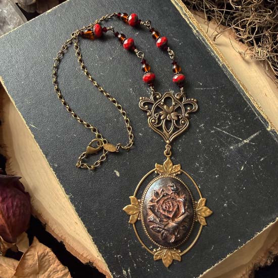 THE AMBER ROSE Necklace