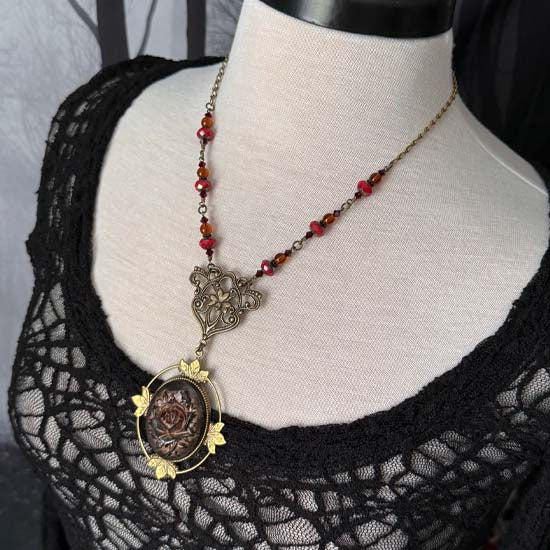 THE AMBER ROSE Necklace