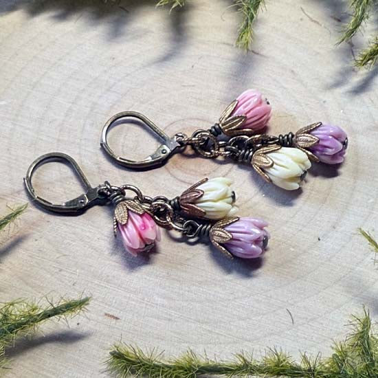 BEAUTIFUL BLOOMS Earrings - antique brass