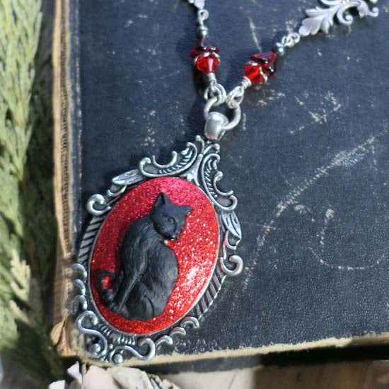 Black Cat - Necklace with red glitter
