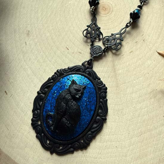 BLACK CAT Necklace - large w/blue glitter - black