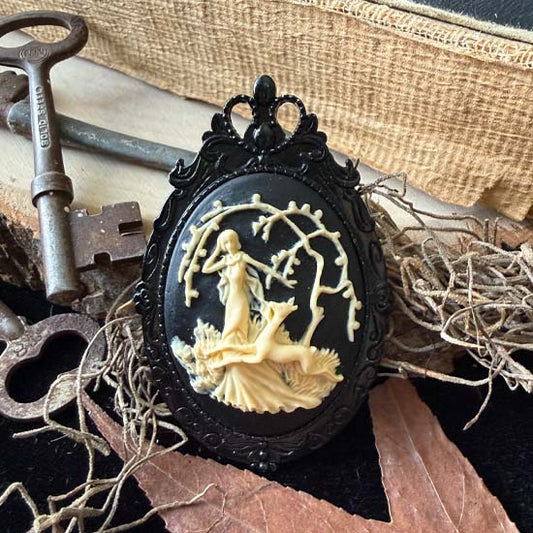 DIANA THE HUNTRESS Brooch