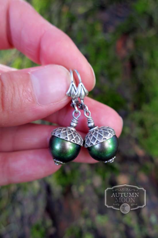 Elven Oak Earrings - aged silver -