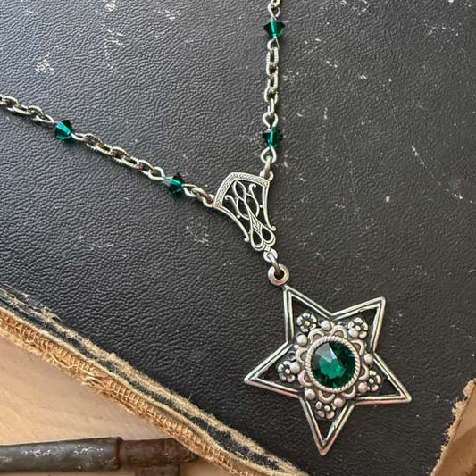 EMERALD STAR Necklace